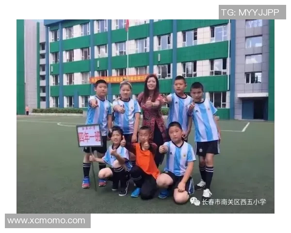 李丽畅谈足球生涯背后的故事与梦想追逐