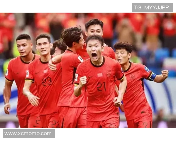 中国男足迎战菲律宾队员全力争胜展现实力与团结精神